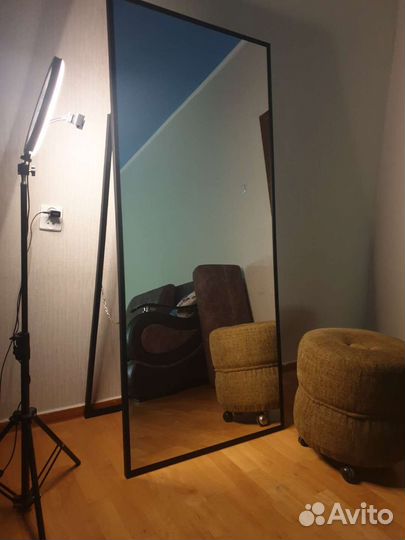 Напольное зеркало с упором