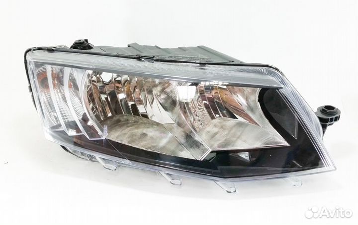 Фара правая Skoda Octavia A7
