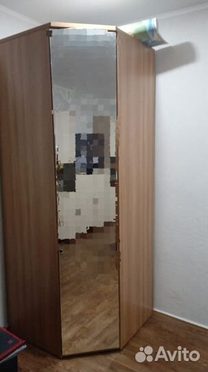 Угловой шкаф