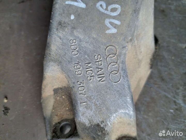 Кронштейн двигателя Audi A4 B6