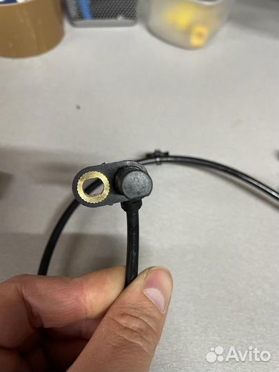 Датчик ABS задний Nissan Patrol Y62