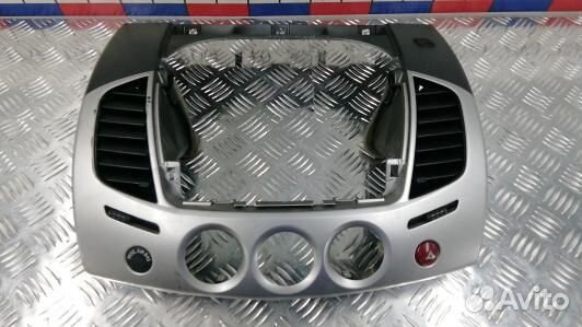 Дефлектор mitsubishi L200 K4T (TEA01I201)