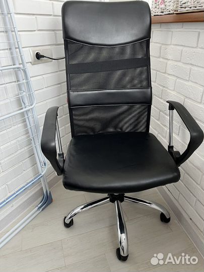 Офисное кресло Defo