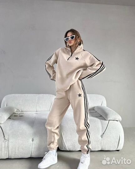 Спортивный костюм Adidas женский