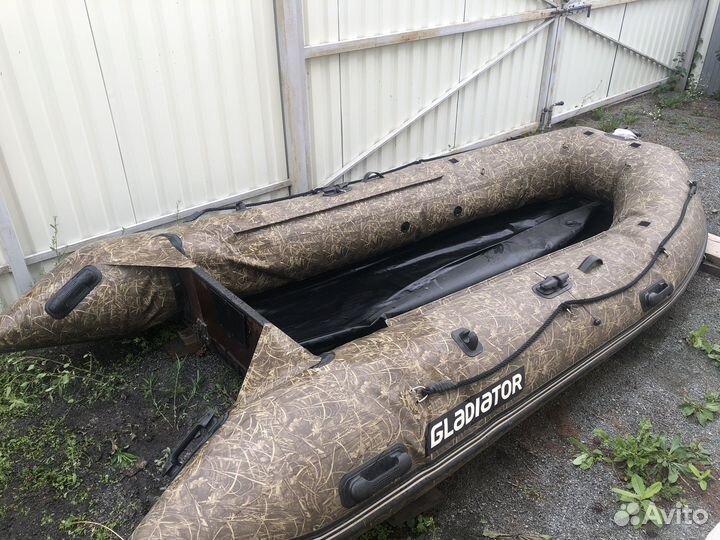 Лодка gladiatot c370al