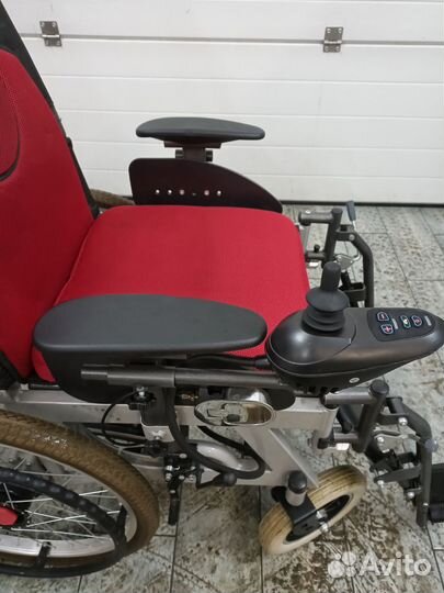 Коляска инвалидная с электроприводом MET comfort