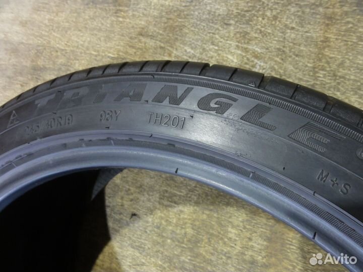 Triangle TH201 Sportex 245/40 R19 98Y