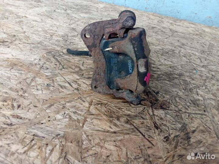 Супорт Задний левый Audi 100 C4