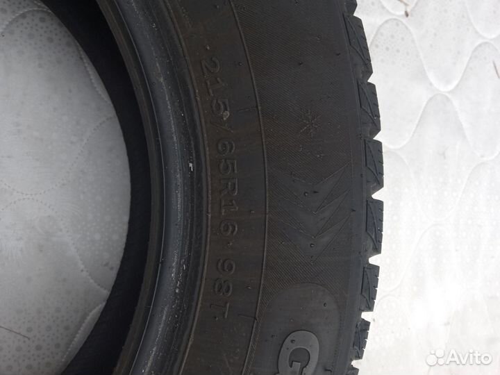 LingLong Green-Max Winter Grip 215/65 R16