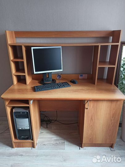 Компьютерный стол