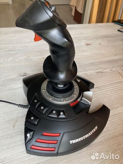 Джойстик Thrustmaster t-flight stic X