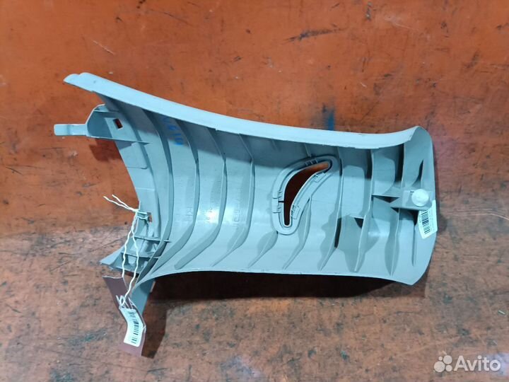 Обшивка багажника задняя правая вержняя Toyota Wish ZNE14G