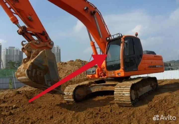 Стекло лобовое на экскаватор Doosan DX 300