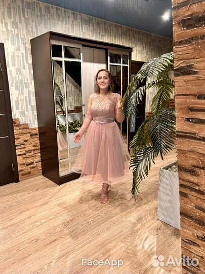 Нарядное платье