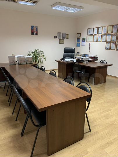 Офисное помещение, 252.6 м²