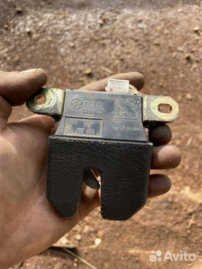 Замок багажника VW Passat B5 1999г