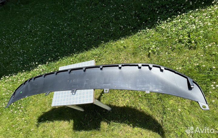 Накладка (Губа) переднего бампера Lixiang 7