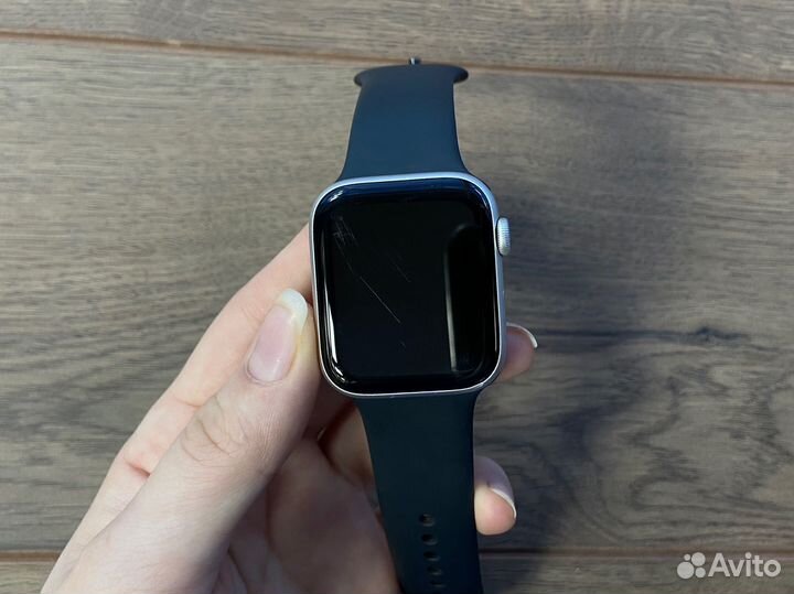 Apple Watch SE 44mm