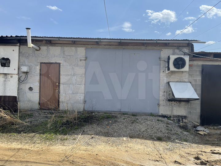 Гараж, > 30 м²