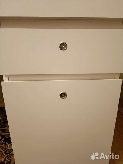 Письменный стол IKEA мальм