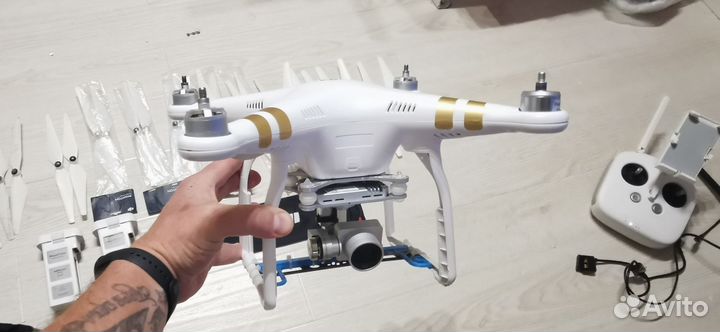 Квадрокоптер DJI Phantom 3 Professional