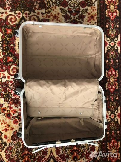 Чемодан большой