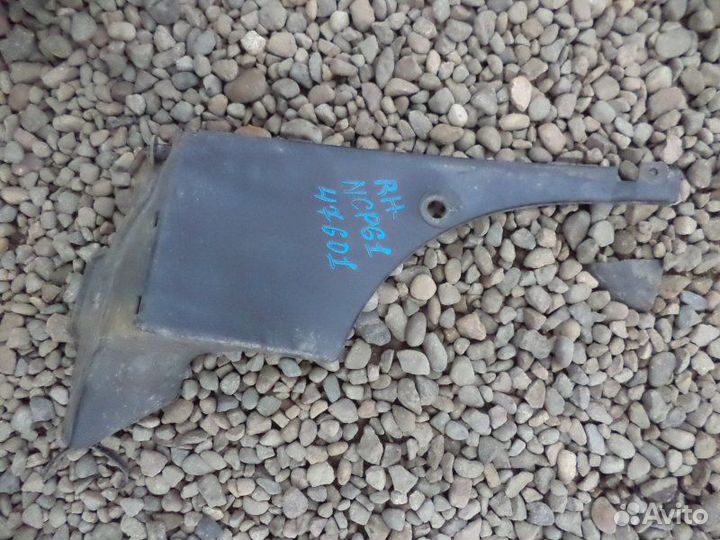Подкрылок задний правый Toyota Ist NCP61 1NZ-FE