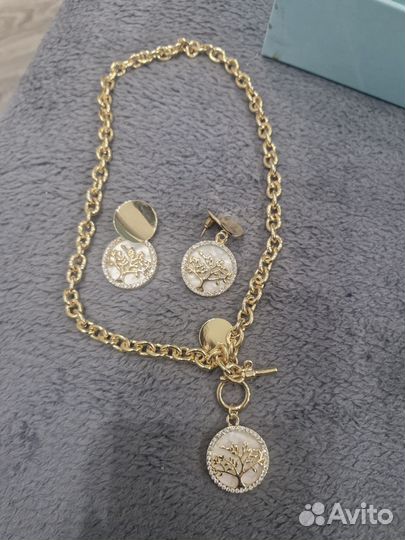 Украшение на шею