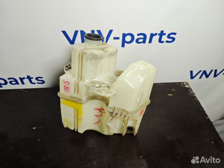 Бачок омывателя Volvo Xc70