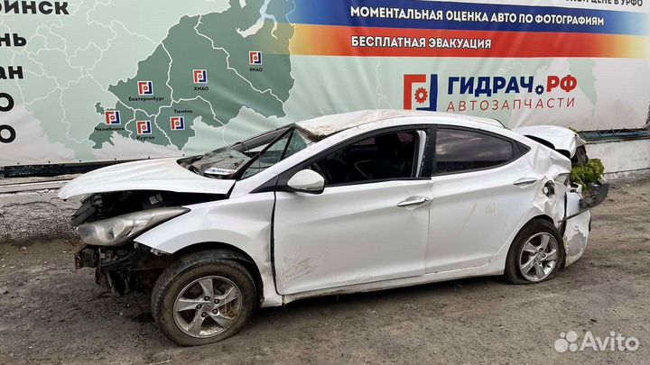 Отражатель в бампер задний левый Hyundai Avante (M