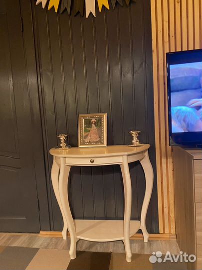 Консольный столик дерево бежевый