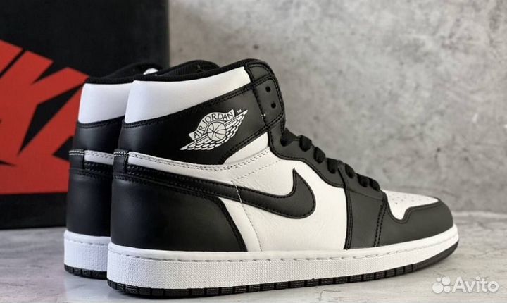 Nike Air Jordan 1 Retro High Black White