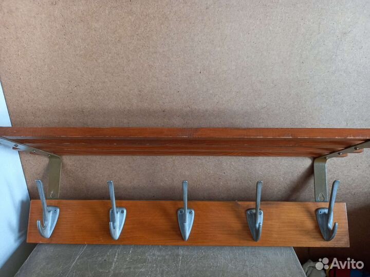 Вешалка настенная деревянная