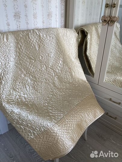 Стеганое покрывало на кровать