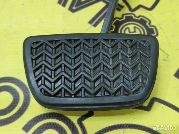 Педаль тормоза Toyota Vista ZZV50 1ZZ-FE 2001.06