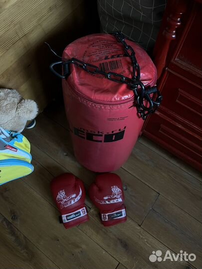 Боксерская груша +перчатки