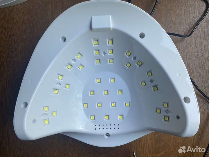 Лампа для сушки ногтей