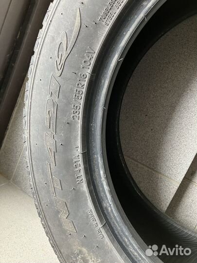 Nitto NT421Q 235/55 R18 104V