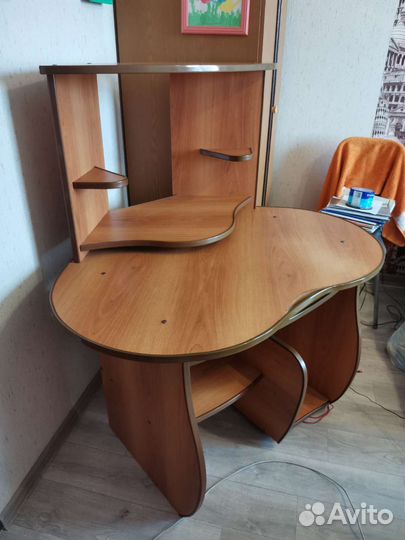 Компьютерный стол