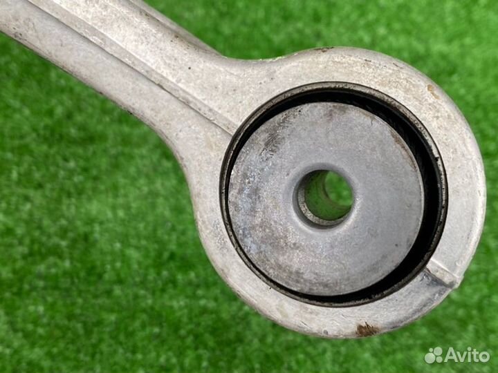 Рычаг передней подвески верхний передний левый