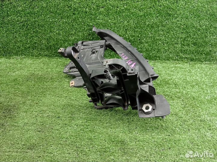 Кронштейн крепления фары левый Audi A4 B8 8K