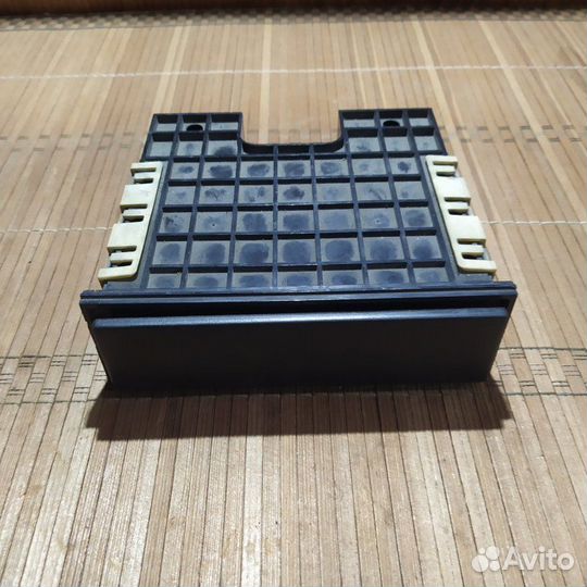 Консоль центральная Nissan Cefiro 32 2 1995