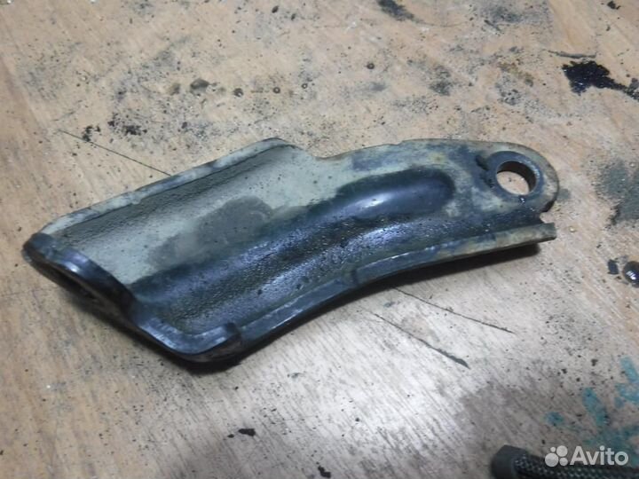 Кронштейн Renault Master