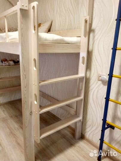 Кровать-чердак двухъярусная