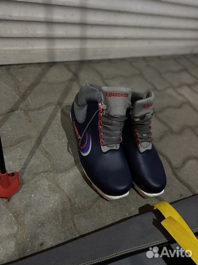 Лыжные ботинки