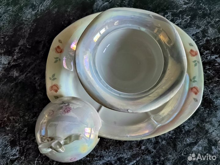 Менажница фарфоровая с перламутром Голландия