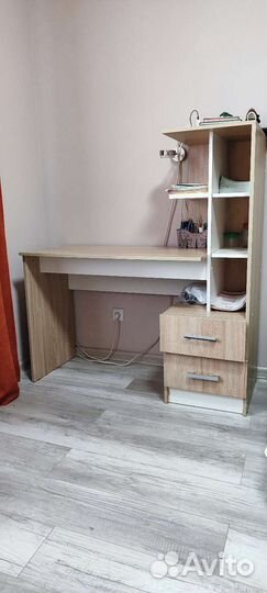 Школьный стол