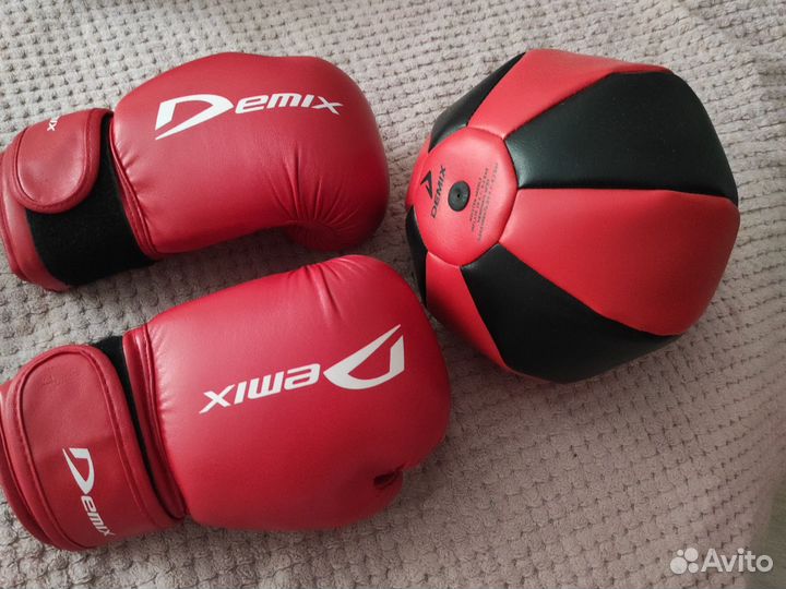 Груша напольная с боксерскими перчатками 4oz