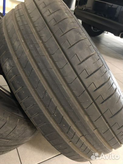 Pirelli P Zero 255/40 R20