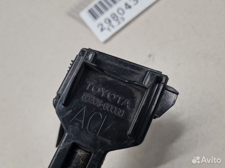 Форсунка омывателя фары левая Toyota Land Cruiser